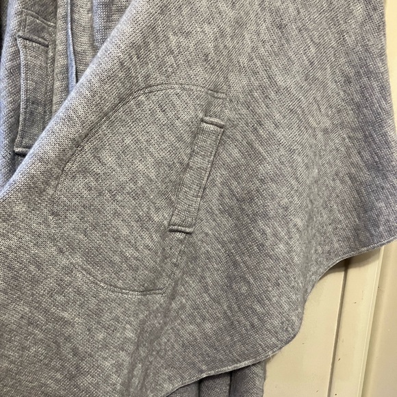 Vintage Lilly of California Acrylic Nylon  Hand Loomed Cape, Cloak, Made in USA - Picture 5 of 6